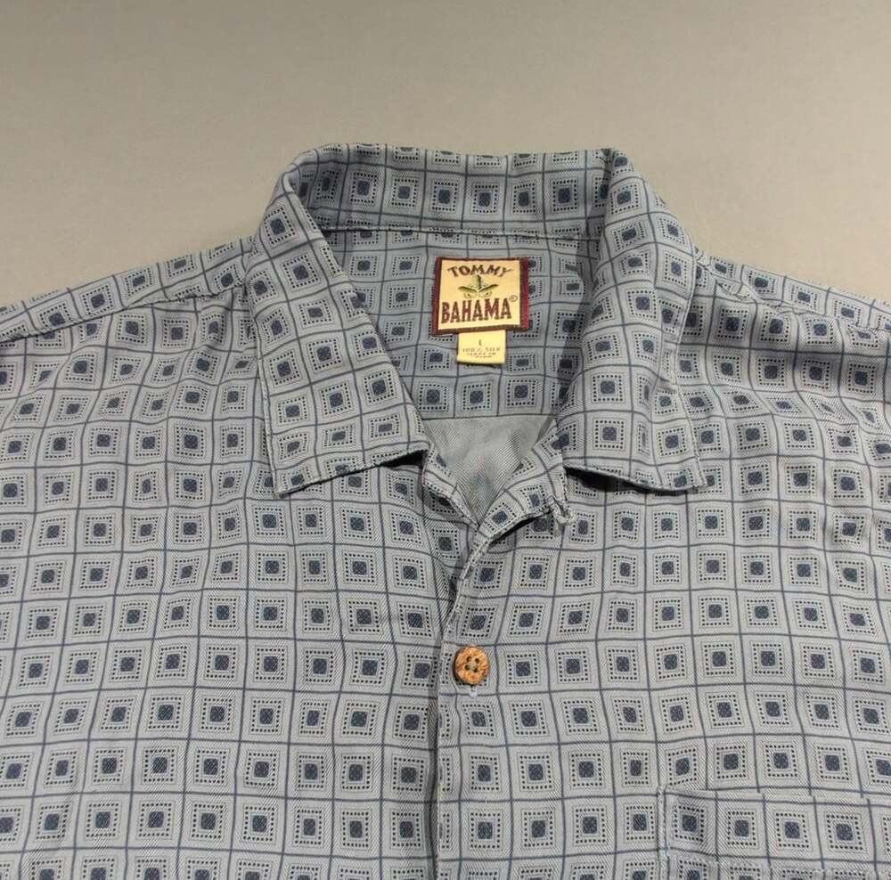 Tommy Bahama Silk Geometric Short Sleeve Shirt Size L Blue Camp Very soft